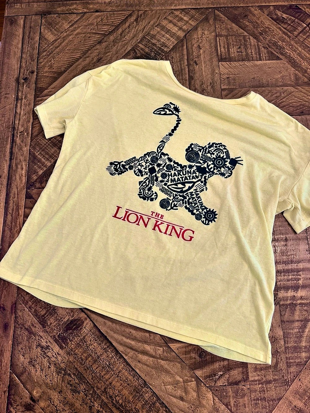 Disney The Lion King Hakuna Matata Graphic Tee Yellow Medium